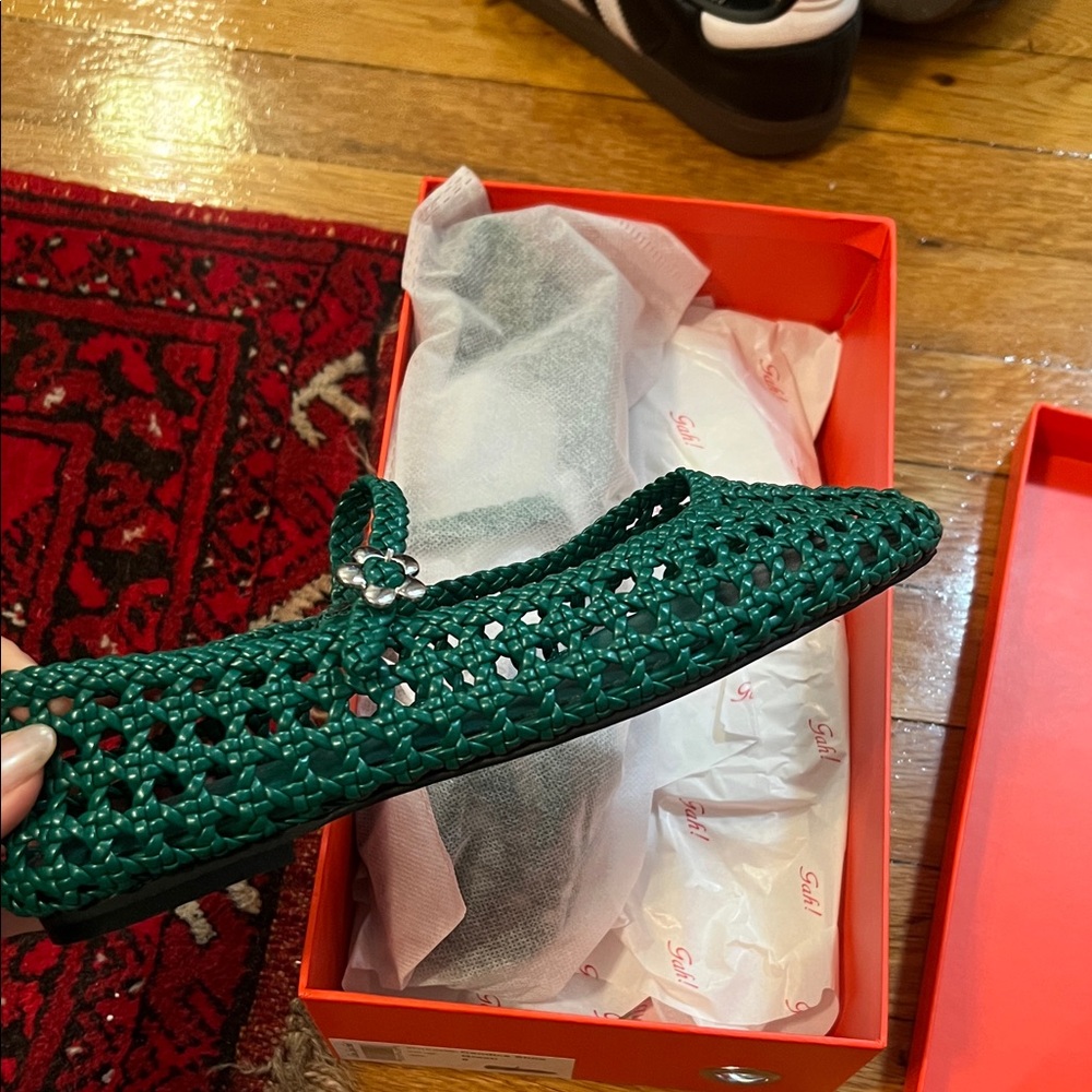 Orange Shoe Box - Picture 2 of 4